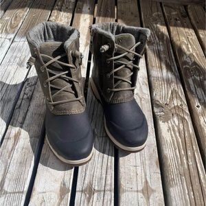 Sperry water proof winter boots